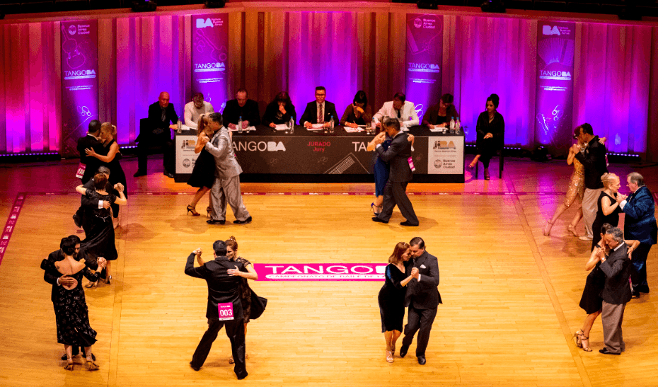 Tango en Buenos Aires: El Regreso del Abrazo Milonguero