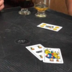 Desbaratado un club clandestino de Truco en Caballito: detienen al organizador y clausuran el loca