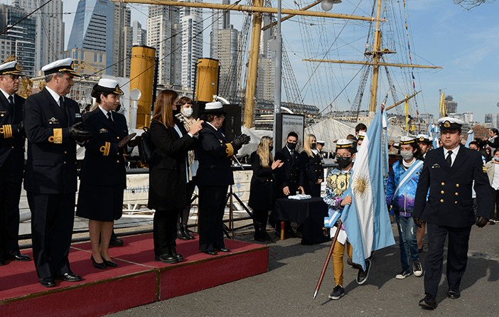Navegando en el Tiempo: Un Viaje por la Historia Náutica Argentina