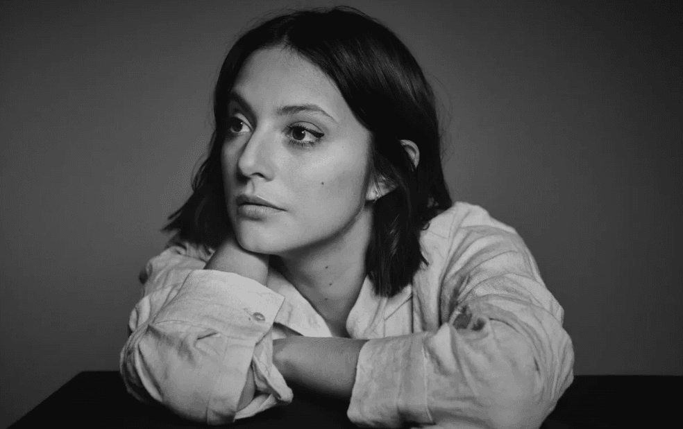 Carla Quevedo: Poemas entre dos lenguas y el encanto inesperado de su literatura