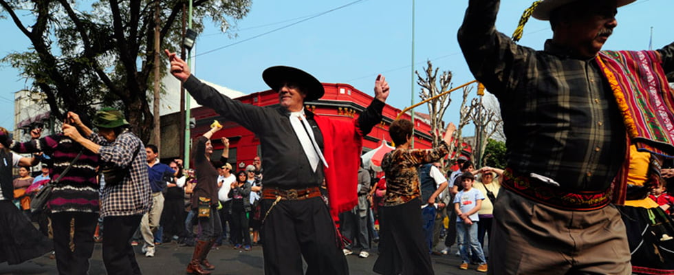 Entrevista con Fernando Cordera sobre las Celebraciones del 25 de Mayo en la Feria de Mataderos