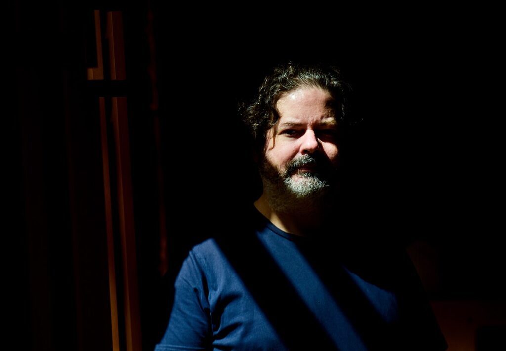 La vida a oscuras: Un homenaje a Fernando Martín Peña