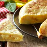 Lucas Palombo: «Nuestra tortilla de papas es un hit del Club Chacabuco»