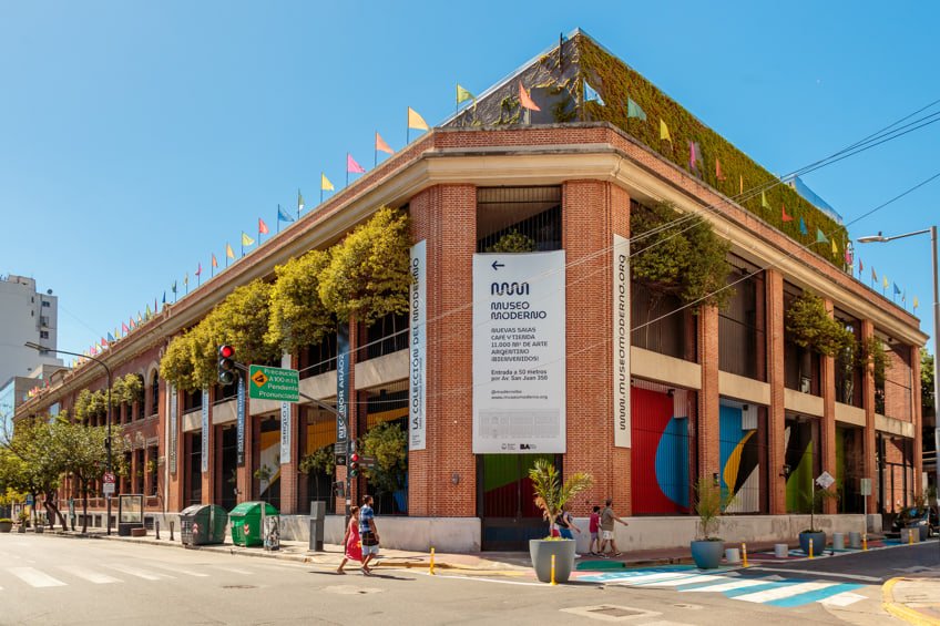 Libros del Museo Moderno en la Feria Internacional del Libro de Buenos Aires: «Llevarse un poquitito del museo a tu casa»