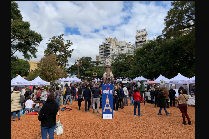 La Feria Francesa de L’Oucoulous vuelve a Plaza Francia: gastronomía y cultura al aire libre