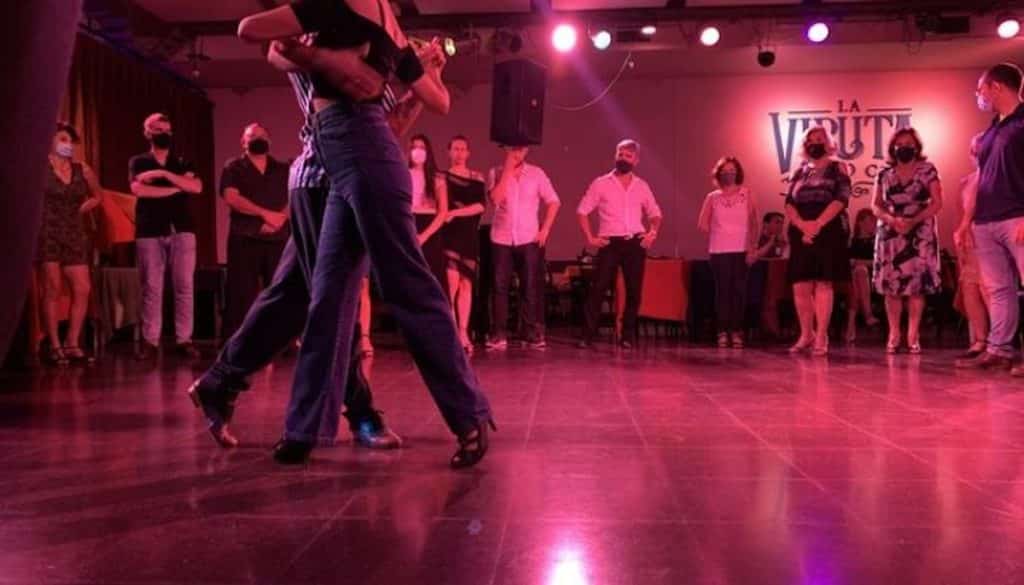 Charlando con Martín Chili: La Pasión por las Milongas de Buenos Aires