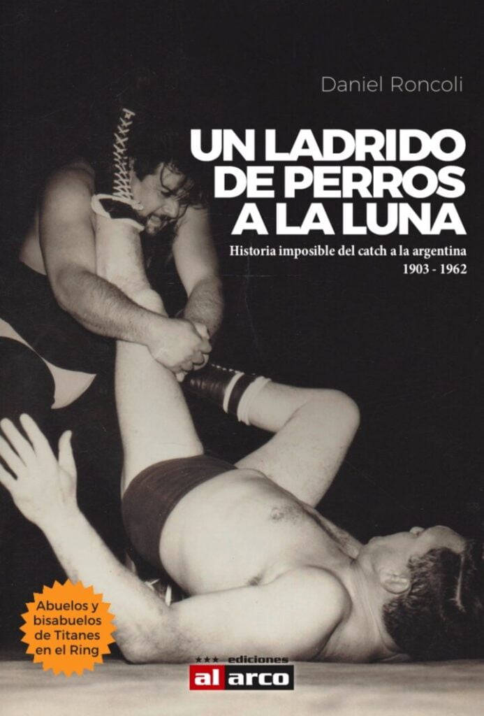 Un ladrido de perros a la luna