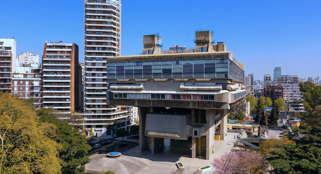 La Letra Intensa: Ejemplares Dedicados en la Biblioteca Nacional