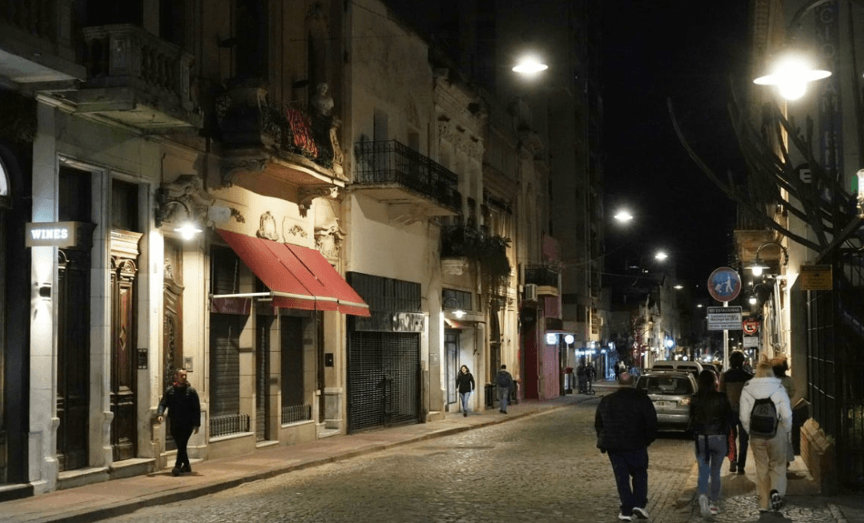 Mejora en la Seguridad Vial: Instalación de Nuevas Luces Peatonales en San Telmo
