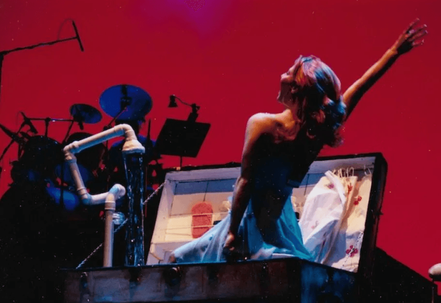 El Regreso de «Mina… Che Cosa Sei!» Revive la Magia en el Teatro