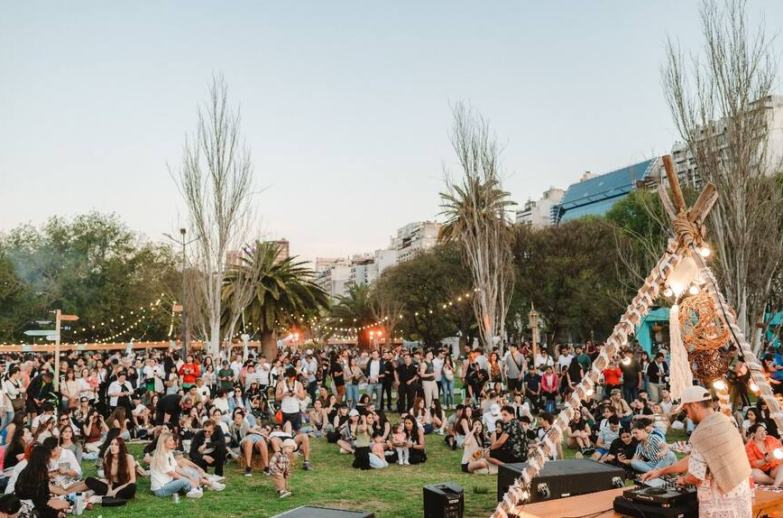 Descubre los Encantadores Atardeceres Porteños en los Sunsets de Verano