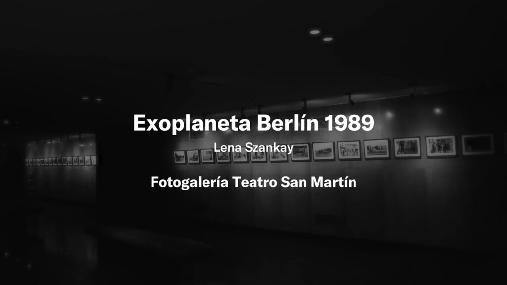 Testigo del Cambio: Las Fotografías de Lena Szankay Capturan el Berlín de 1989