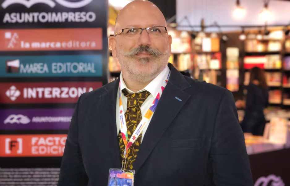 Explorando la Identidad Porteña a través de las Páginas: La Propuesta de La Marca Editora