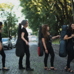 Las Cuarenta, el cuarteto de guitarras que revoluciona el tango femenino, presenta «Doquier»