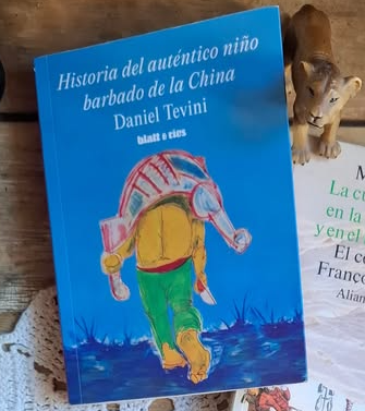 El viaje literario de Daniel Tevini en «Historia del Auténtico Niño Barbado de la China»