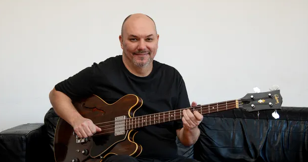 «Cómo ir a la luna»: Mariano Sivori y el viaje musical que trasciende géneros