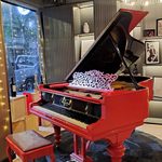 Verónica Wolfish y Federico Casarossian se presentan en el Piano Rojo