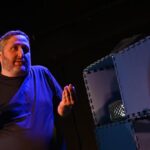 Mazeltoc: una obra de teatro en La Pausa Teatral que ilumina la vida con síndrome de Tourette