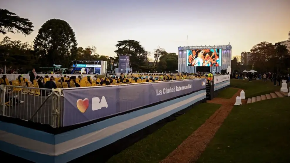 Buenos Aires se prepara para el Mundial con FanFest y atracciones nocturnas