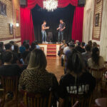 La Magia en Vivo: Sintonía Mágica en el Bar Mágico de Buenos Aires
