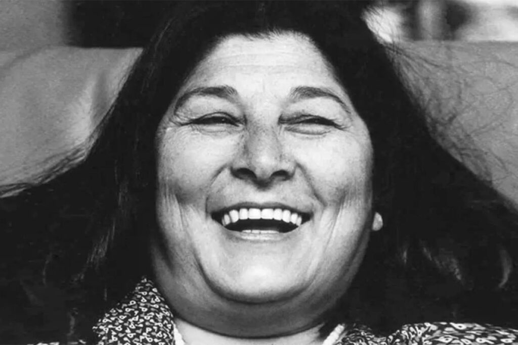 Cartas desde el Exilio: La Intimidad de Mercedes Sosa Revelada en un Libro desde Buenos Aires